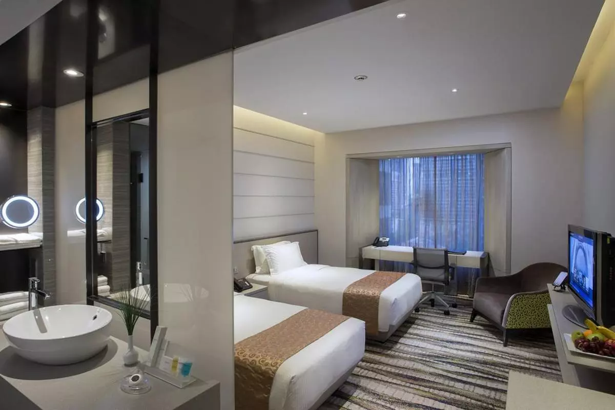 Carlton Hotel Singapore ROOM (Copy).jpg